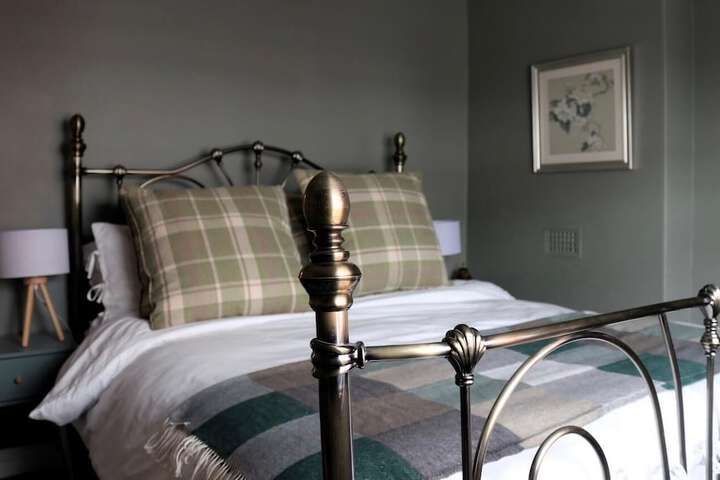 Room 13 of 28