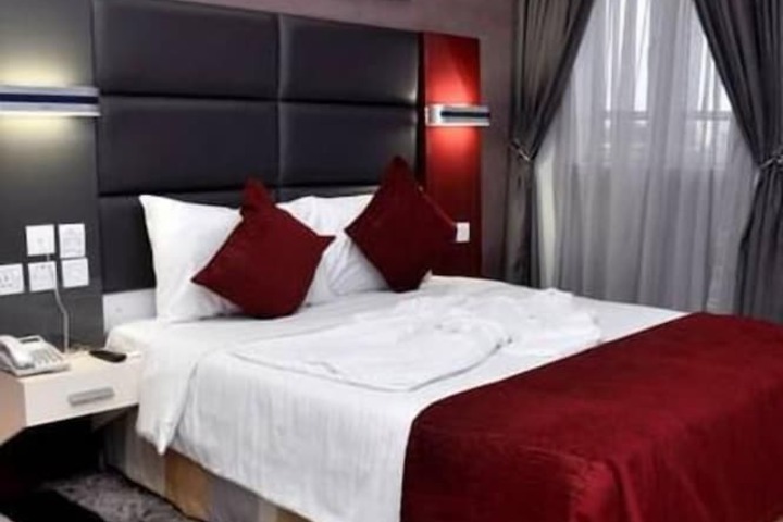 Room 15 of 34