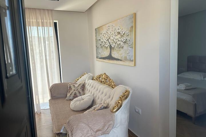 Room 39 of 65