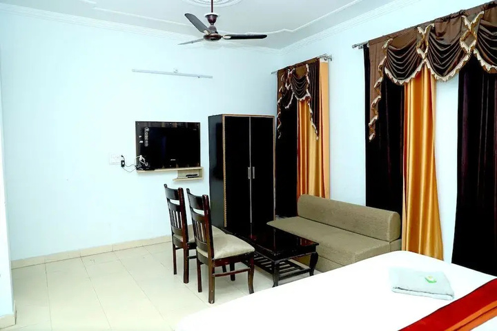 Room 5 of 19