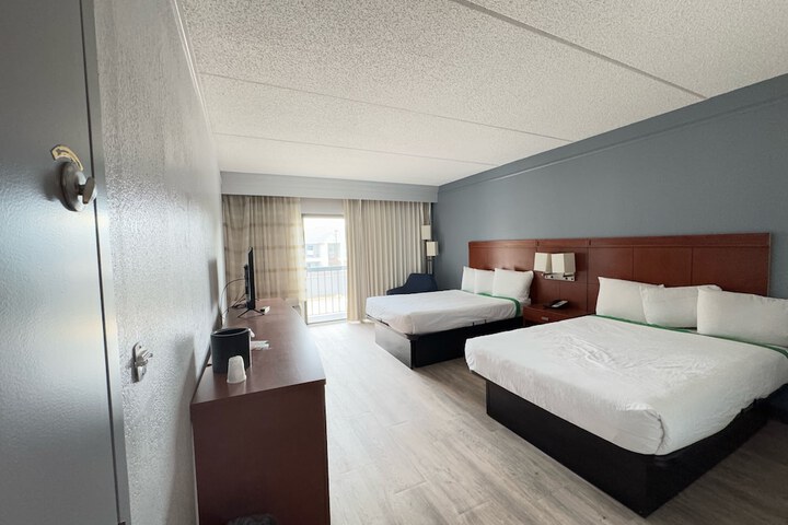 2 Double Beds (15 of 29)