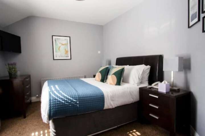 Room 10 of 24