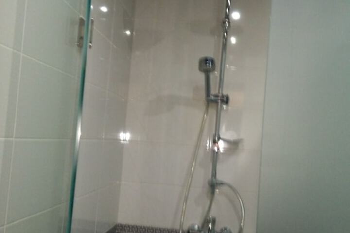Room 10 of 36