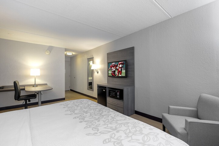 Superior King Bed (7 of 29)