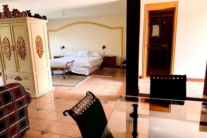 Room 12 of 96