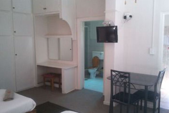Room 10 of 22
