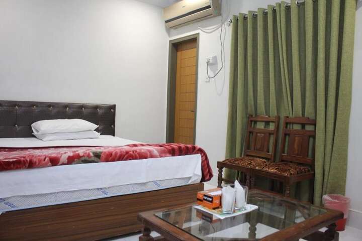Room 10 of 43