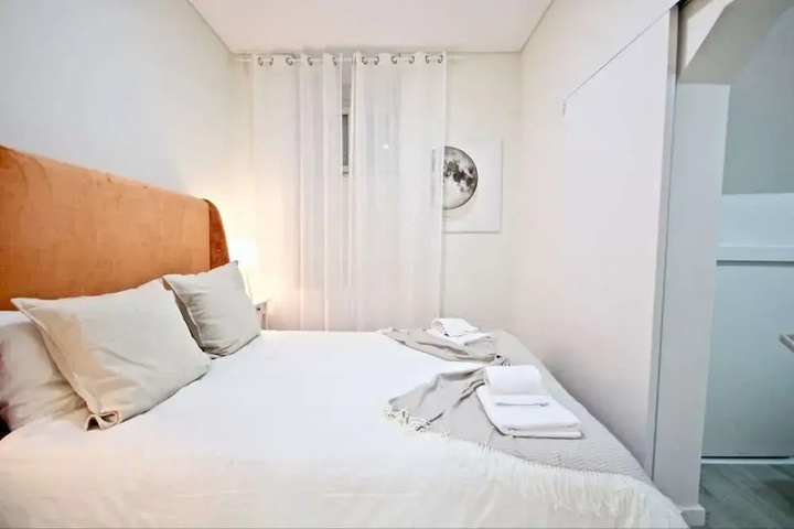 Room 3 of 17