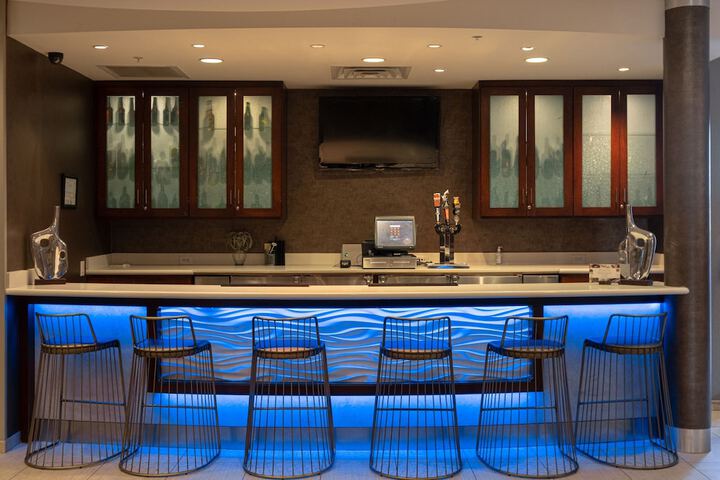 Lobby lounge