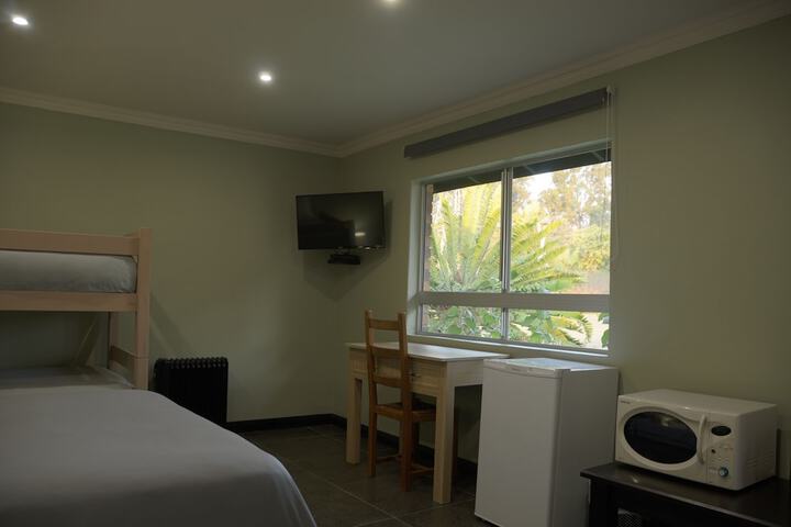 Room 12 of 170