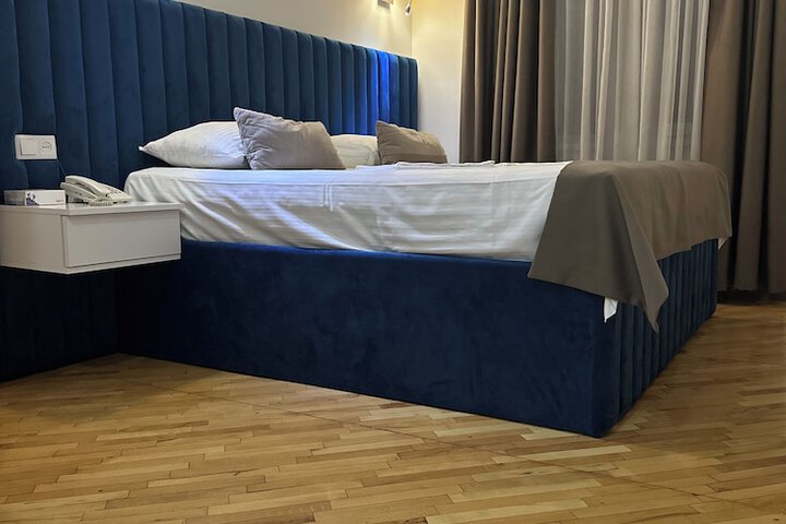 Room 110 of 190