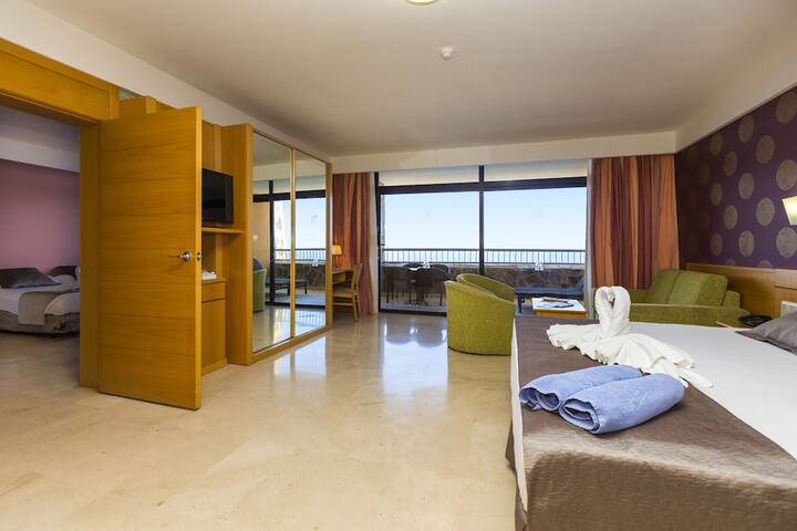 Room 6 of 78