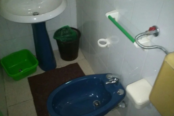 Room 10 of 27