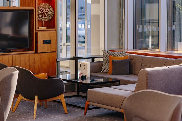 Entrance & Lobby