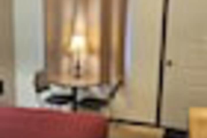 Room 32 of 210