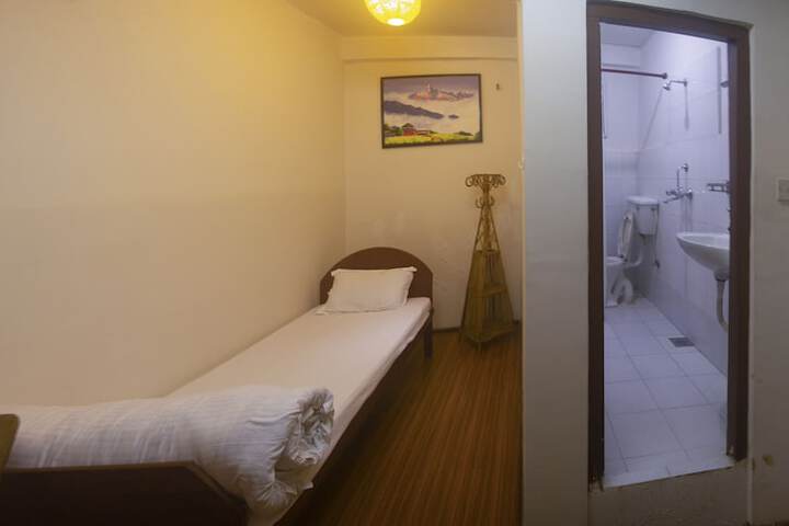 Room 18 of 19