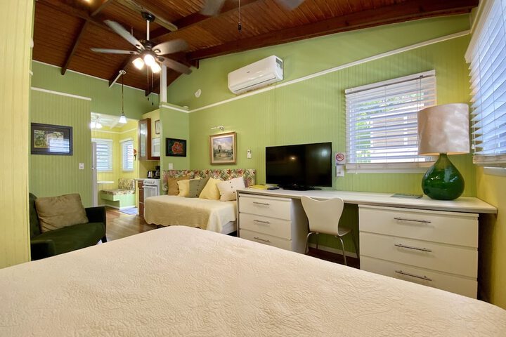 Room 4 of 309
