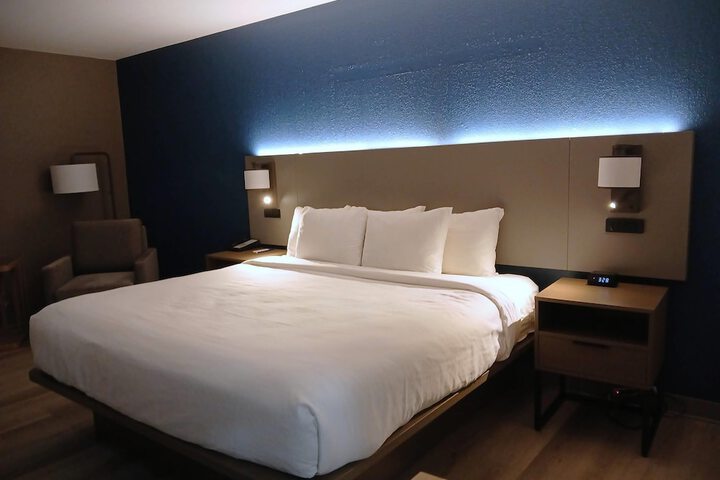 Room 44 of 65