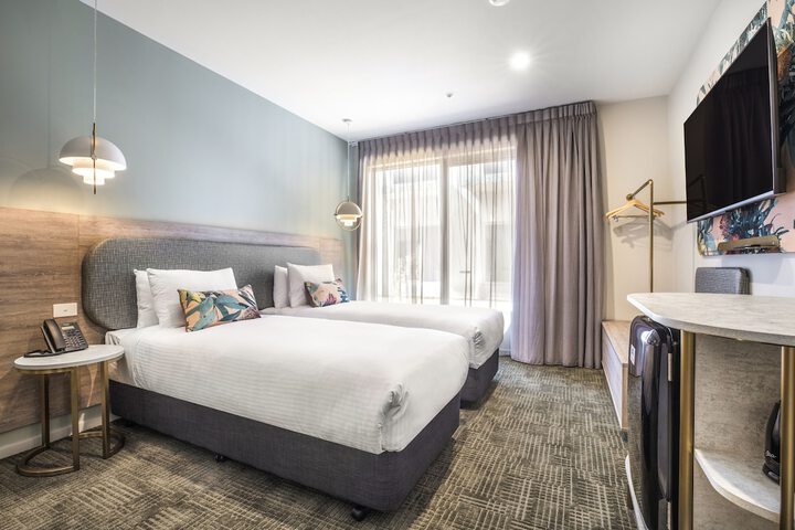 Room 10 of 74