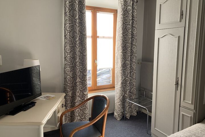 Room 15 of 31