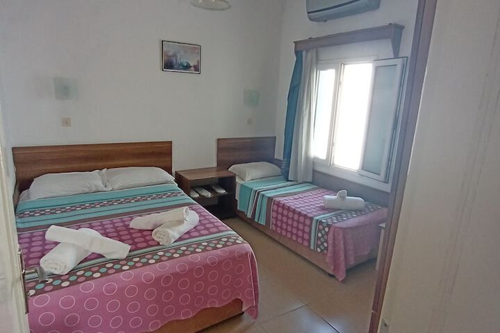 Room 4 of 18