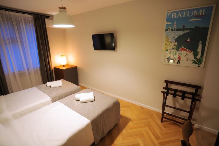 Room 5 of 36