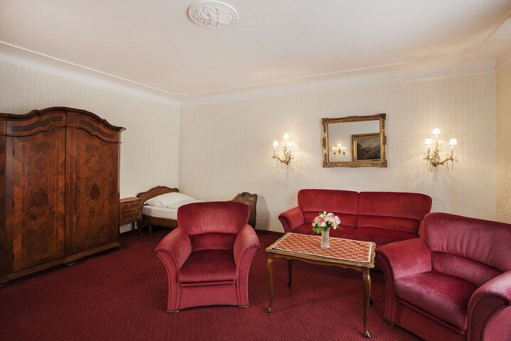 Room 11 of 40