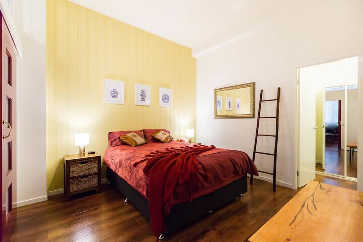 Room 5 of 20