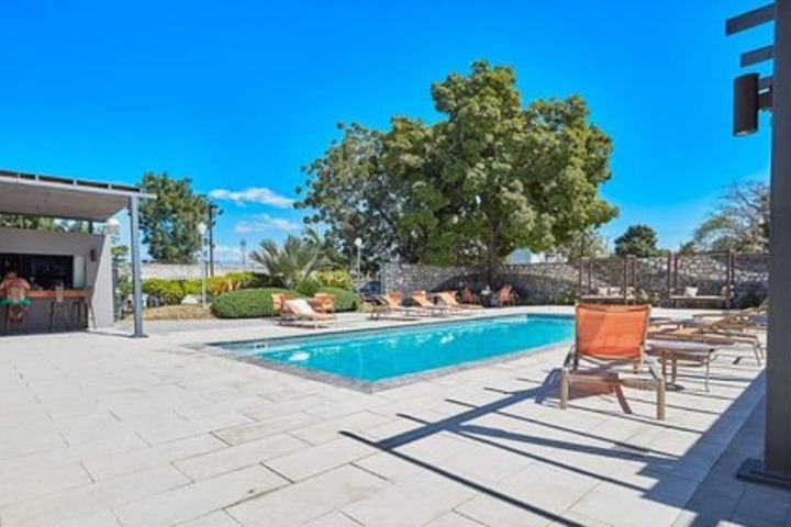 Hotel Pool