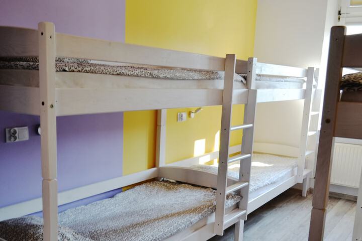 Room 45 of 76