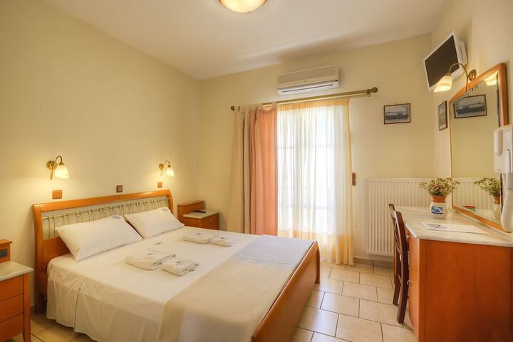 Room 15 of 77