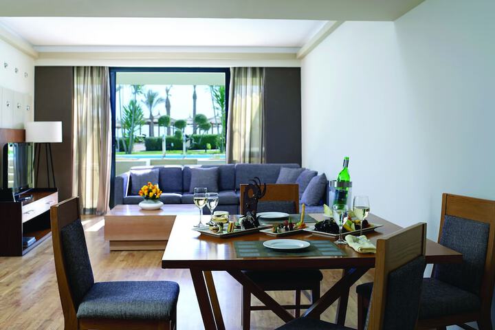 Dining Photos