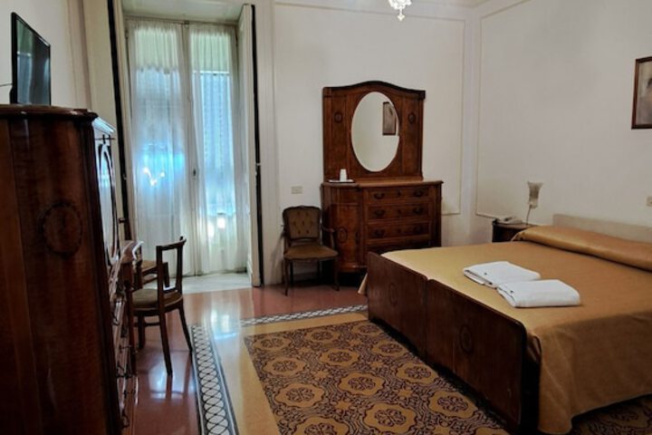 Room 18 of 110
