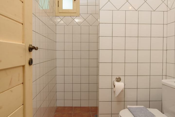 Room 9 of 47