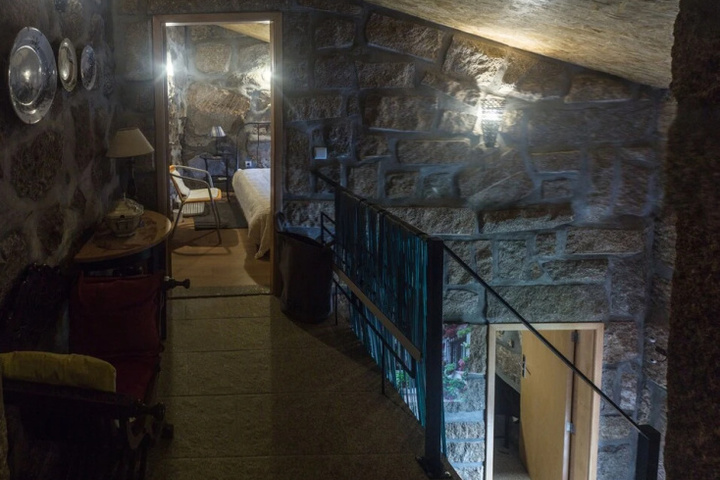 Room 7 of 13