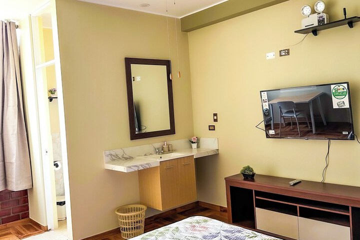 Room 6 of 33