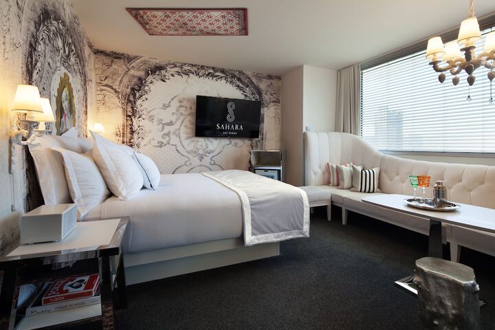 Accessible King Size Bed (26 of 50)