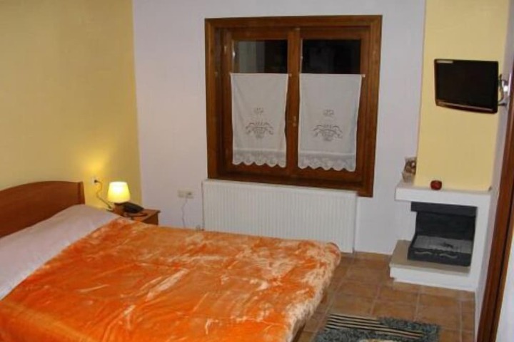 Room 2 of 30