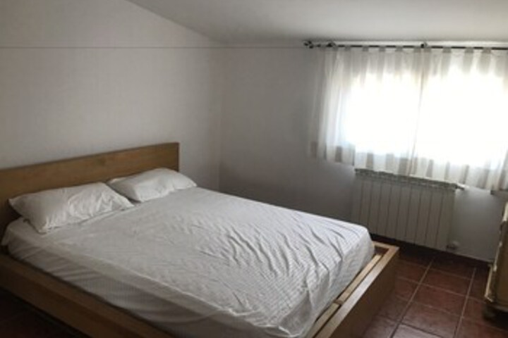 Room 27 of 49