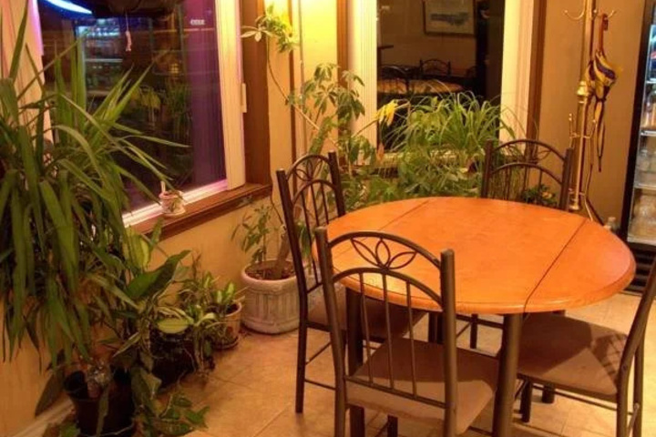 Dining 10 of 11