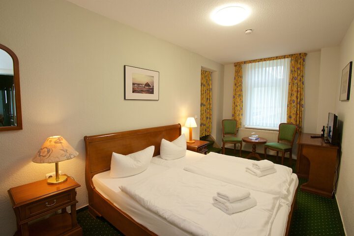 Room 22 of 106