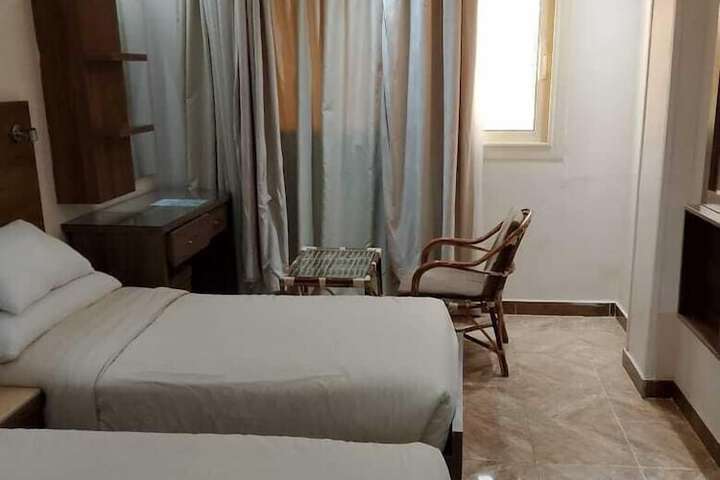 Room 8 of 30