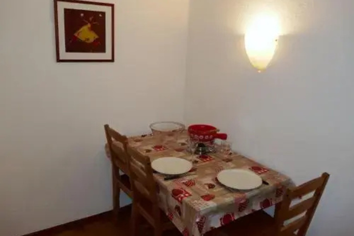 Dining 17 of 21
