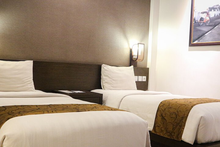 Room 2 of 13