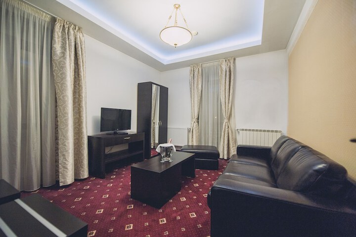 Room 10 of 66