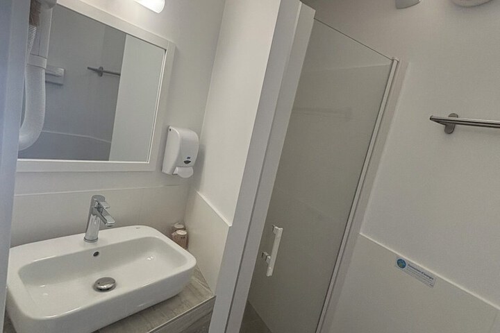 Room 40 of 62