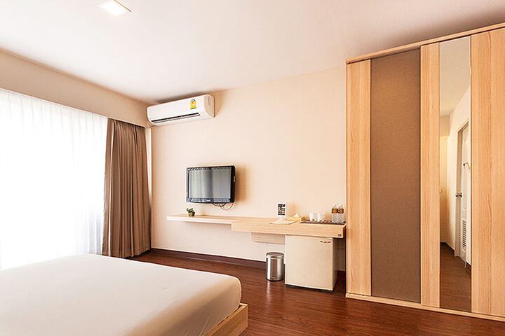 Room 21 of 49