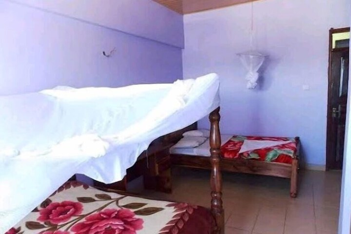 Room 4 of 30