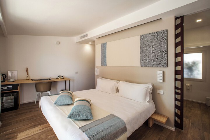 Room 18 of 76