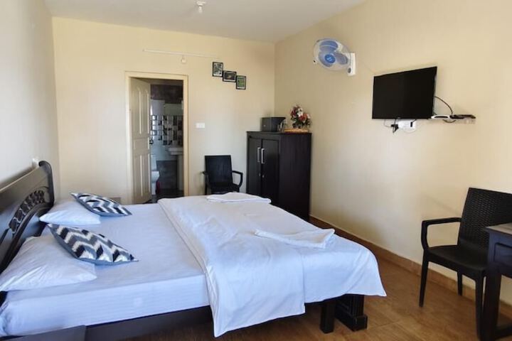 Room 5 of 17